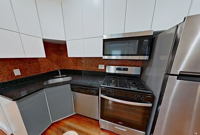 Building Photo - 73 Thatcher St