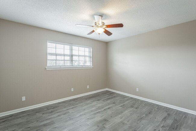 Building Photo - 741 S Germantown Cir