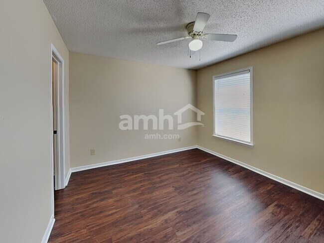 Building Photo - 10794 Timothy Ln