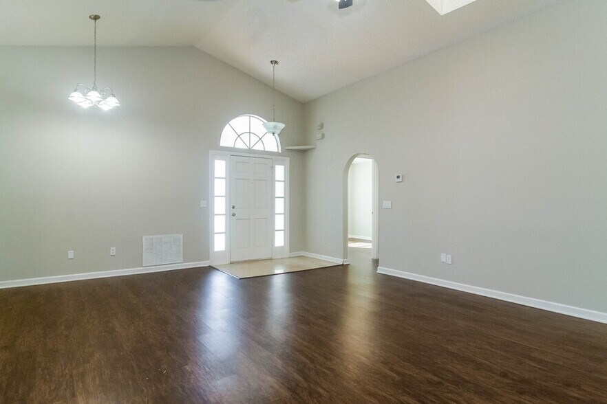 Building Photo - 2127 Newt St