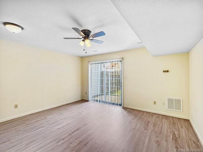 Building Photo - 5 Harpoon Ct