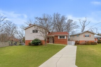 Building Photo - 4 Bed 3 Bath - Takoma Park Split Level - Move In Ready