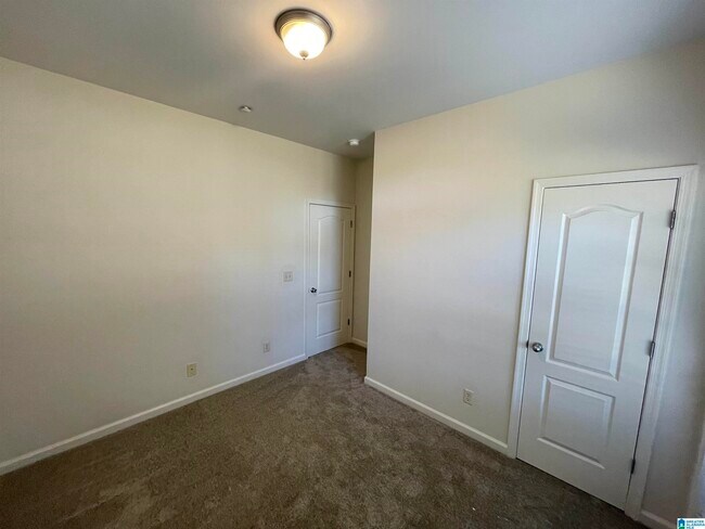 Building Photo - 112 Vann Cir