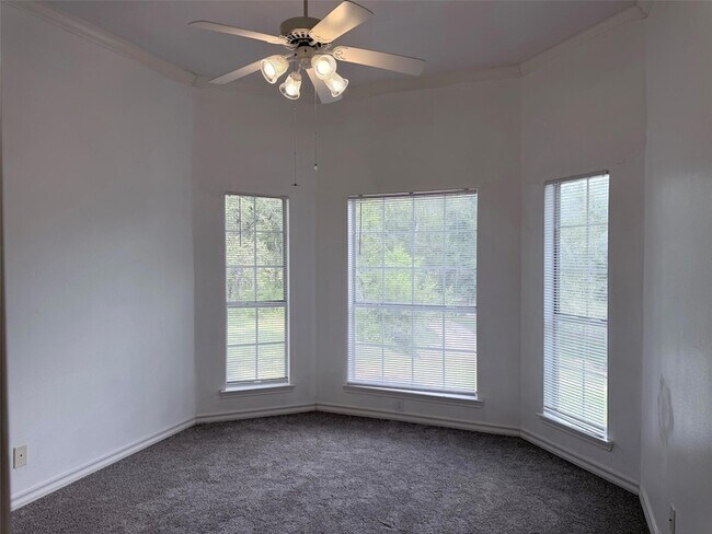 Building Photo - 123 Mesa Verde Dr