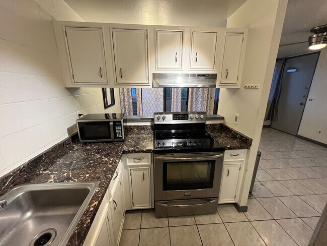 Building Photo - Acacia Park (Pearl City) - 2 bedrooms, 1 bathroom, 1 parking, AC, full size washer/dryer