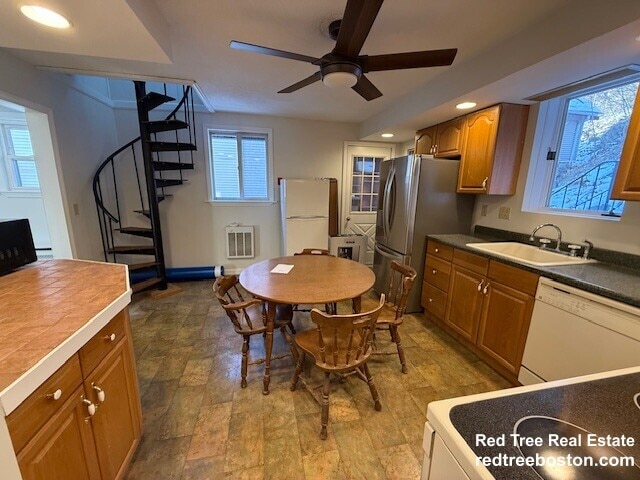 Building Photo - 60 Haines St