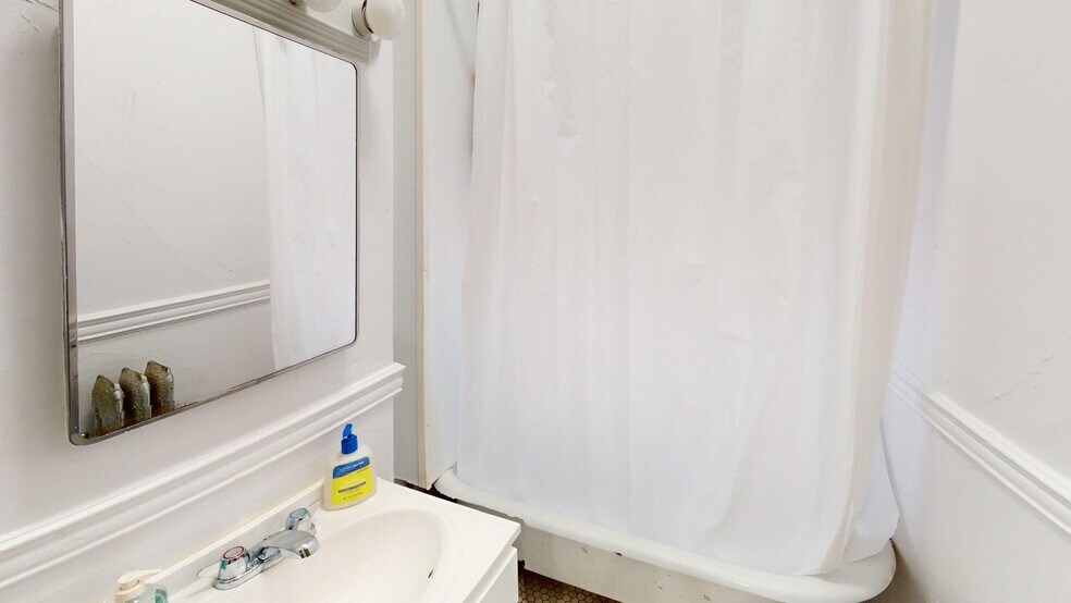 Building Photo - 5 Walbridge St