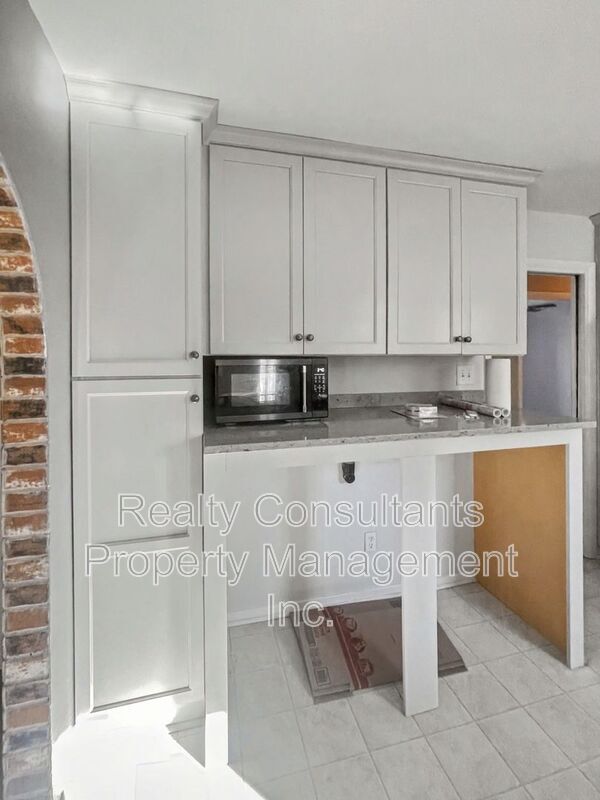 Building Photo - 3222 S Elm-Eugene St