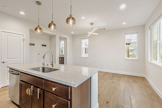 Building Photo - Stunning Home with Modern Upgrades and Pri...