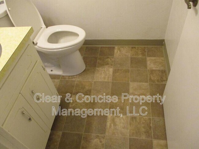 Building Photo - 4279 River Rd