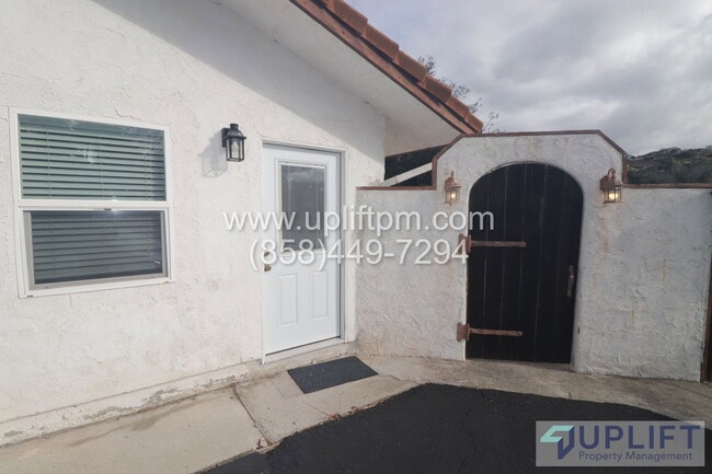 Building Photo - 766 S Grade Rd