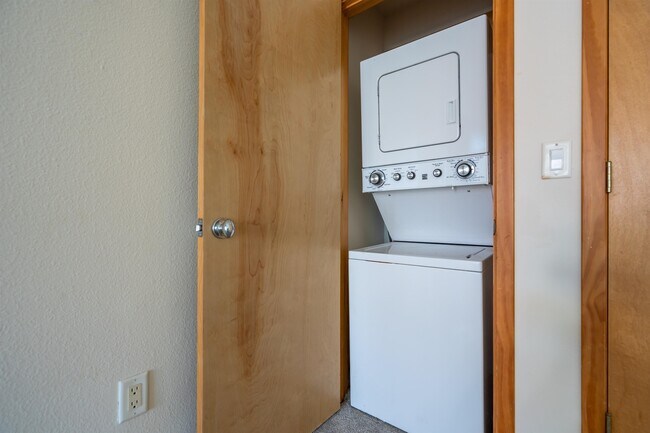 Building Photo - 101 Palm Harbor Pkwy