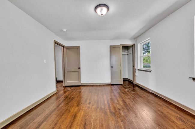 Building Photo - 834 4th Terrace W