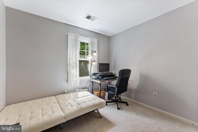 Building Photo - 8000 Sandburg Ct