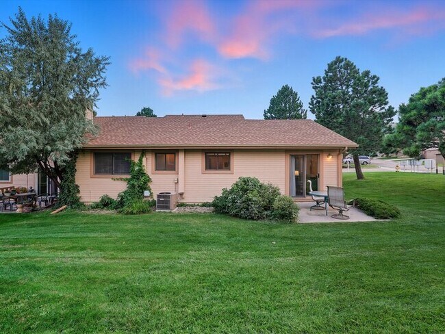 Building Photo - 1470 Vondelpark Dr