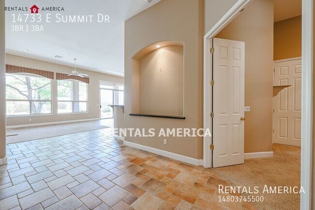 Building Photo - Beautiful 3-Bed/3-bath home in Fountain Hi...