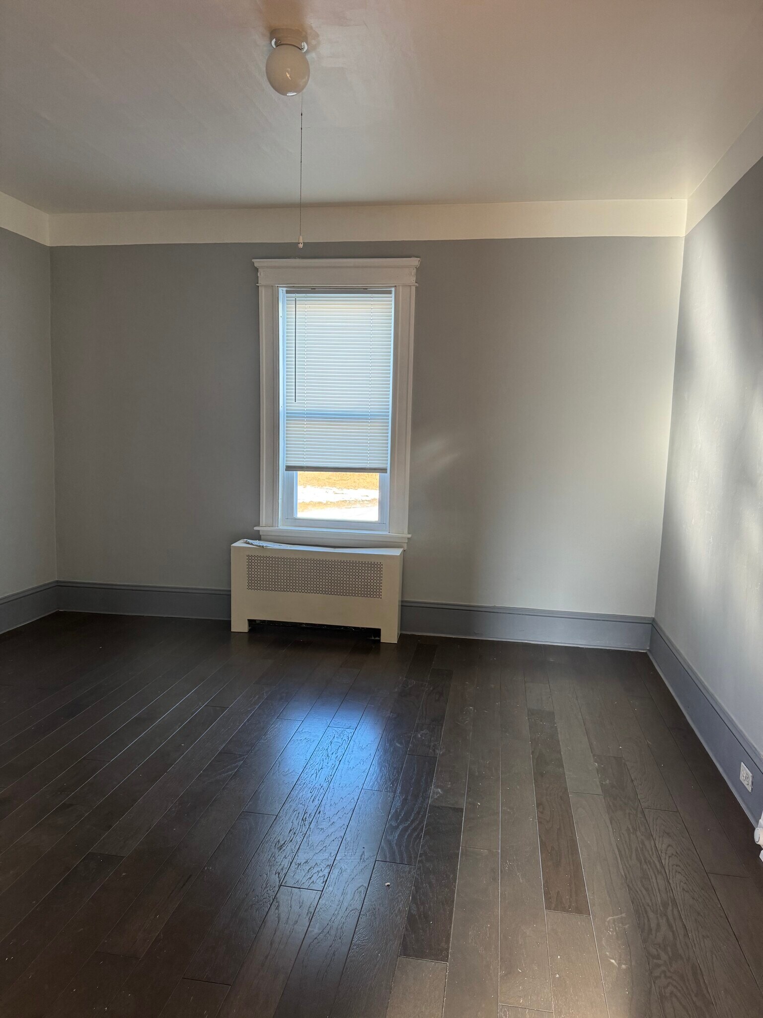 Building Photo - 21 Miller St