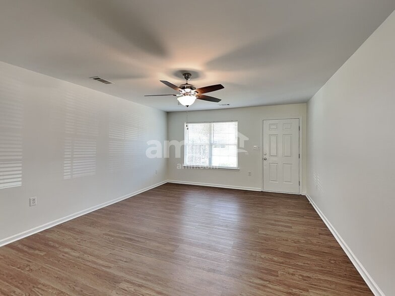 Building Photo - 9624 Eagle Feathers Dr