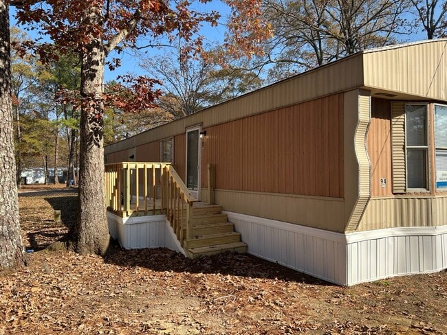 Building Photo - 94 White Oak Village