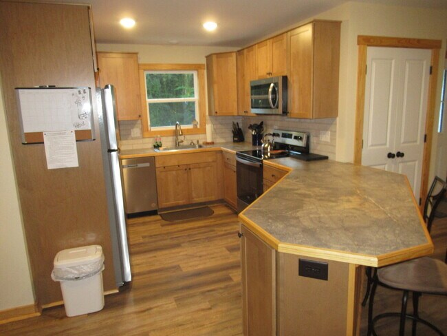 Building Photo - Fully Furnished Short-Term Rental in Dalla...