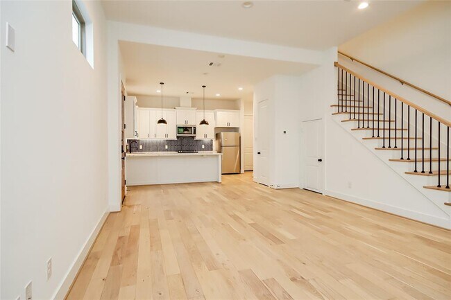 Building Photo - 3044 Truxillo St