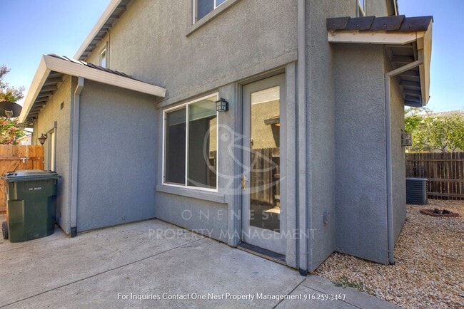 Building Photo - Lincoln Crossing; 4 bedroom in Gated commu...