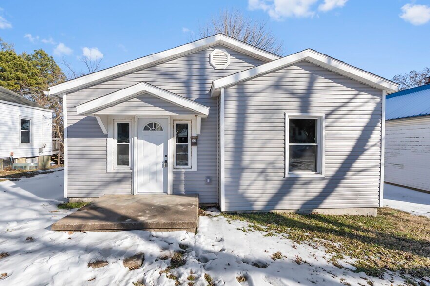 Building Photo - 1438 N Water St