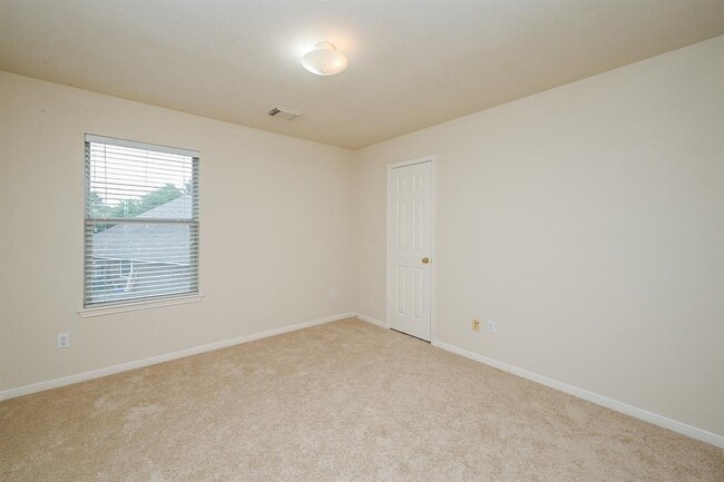 Building Photo - 4831 Plum Forest Rd