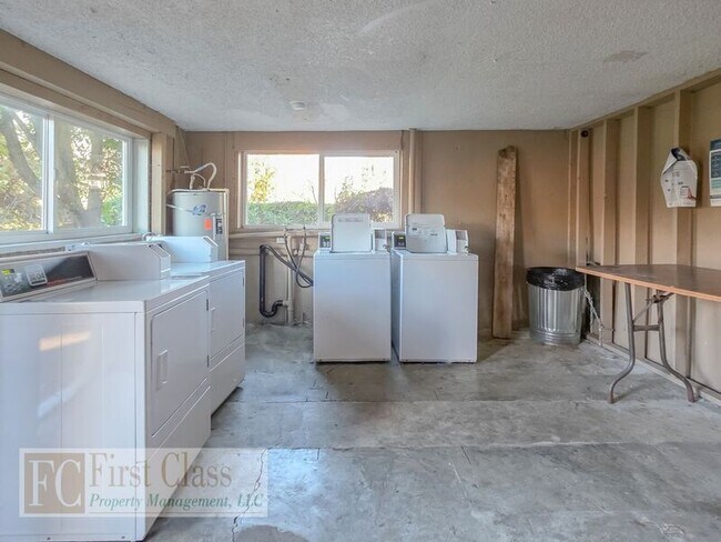 Building Photo - 10058 SW Garrett St