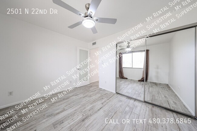 Building Photo - 2501 N 22nd Dr