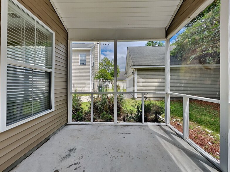 Building Photo - 60 Creek Bend Dr
