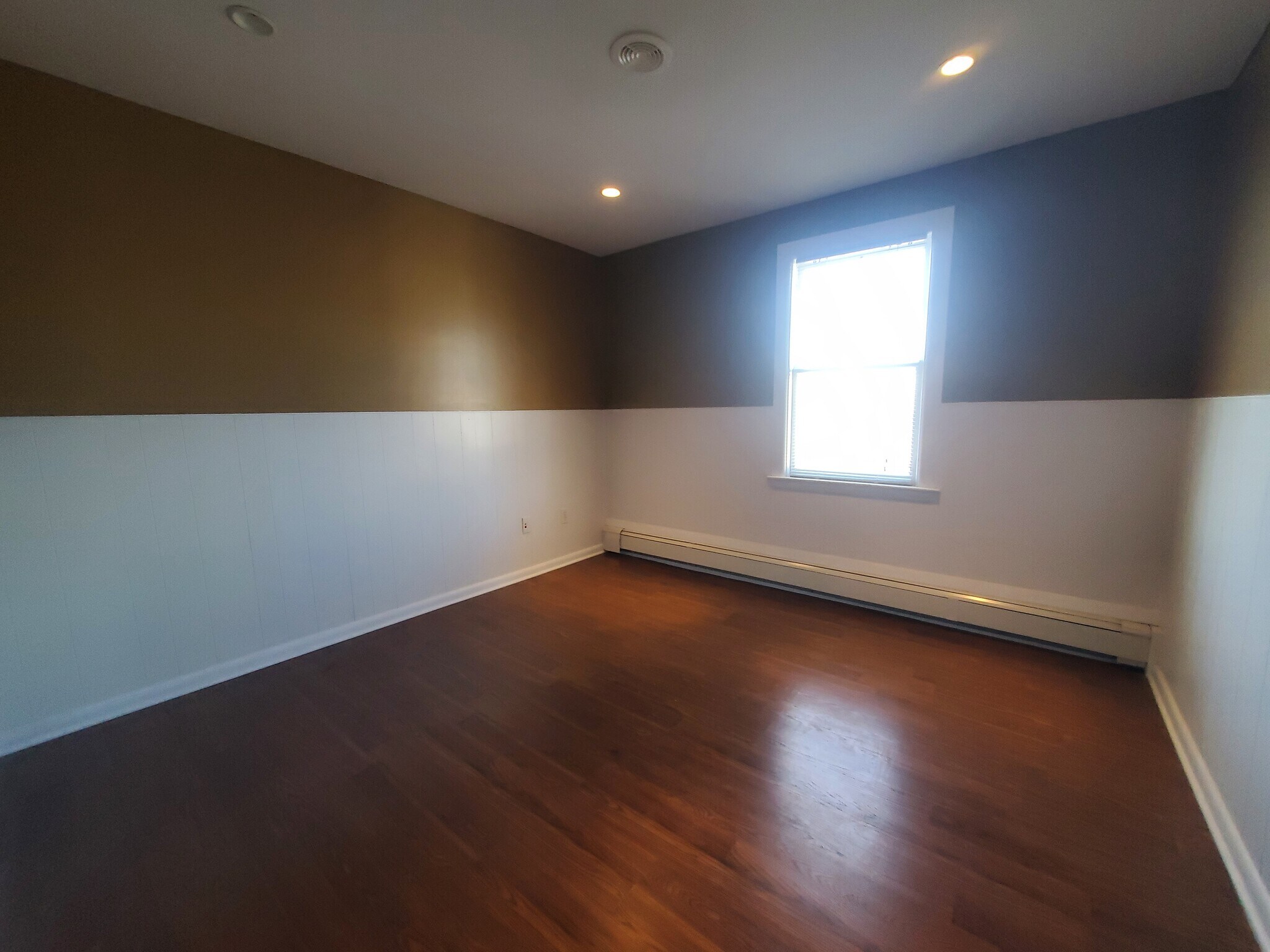 Building Photo - 158 East Ave