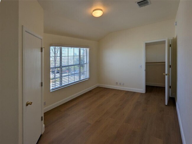 Building Photo - 4717 Lake Champlain Ln