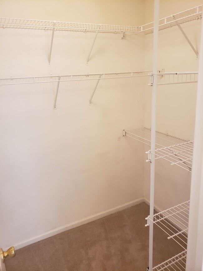 Building Photo - 2-bedroom, 2.5 bathroom townhome