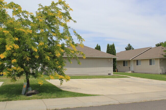 Building Photo - 1017 E 19th Ave