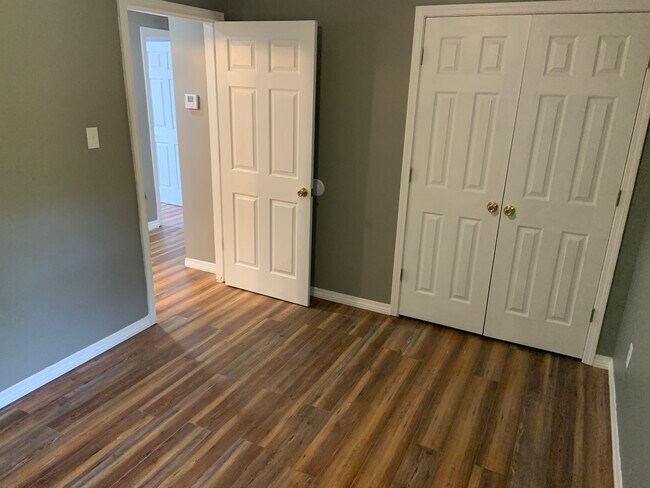 Building Photo - 1130 N 13th Ave