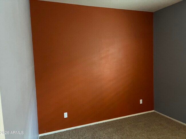 Building Photo - 8011 S 70th Dr