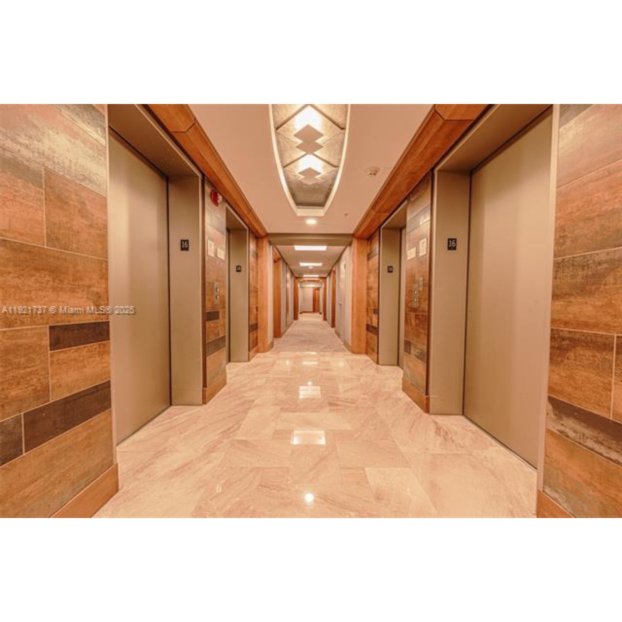 Building Photo - 31 SE 5th St