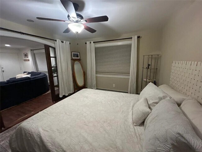 Building Photo - 70 Carroll Ave