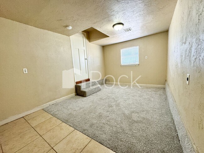 Building Photo - 2 Bedrooms plus Bonus Room near Mayfair Area in NW OKC