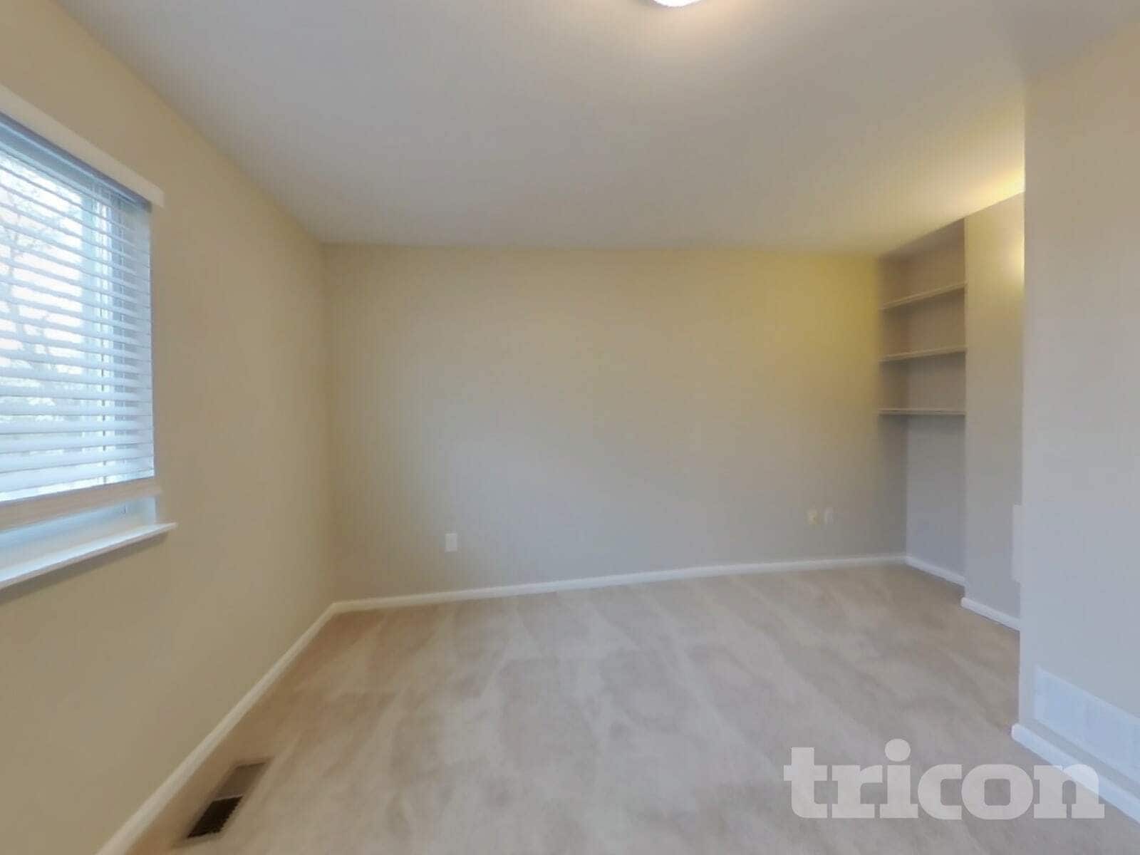 Building Photo - 500 N 28th Ave