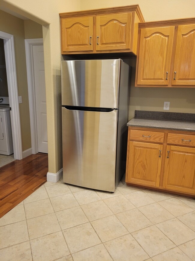 Building Photo - 544 Snead Dr