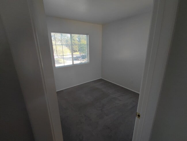 Building Photo - 2289 Willow Creek Cir