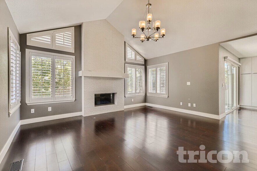 Building Photo - 5078 S Elkhart Ct