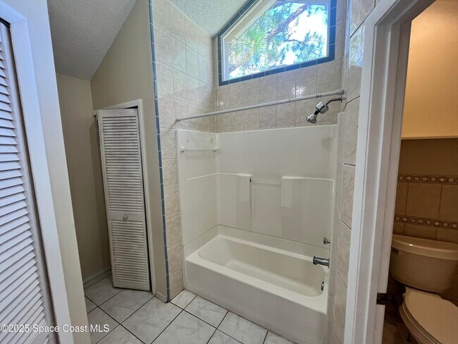Building Photo - 1186 Lamplighter Dr NW