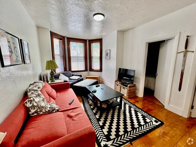 Building Photo - 4 Adella Pl