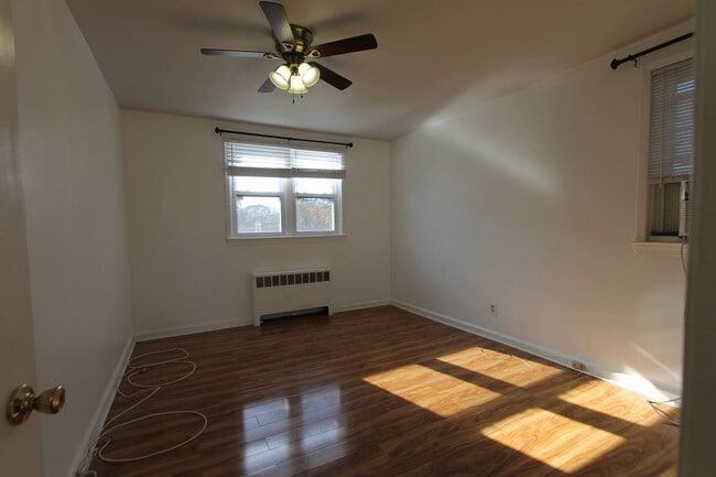 Building Photo - 6460 Ardleigh St