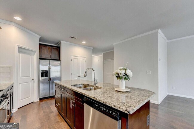 Building Photo - 5535 Lightheart Ct