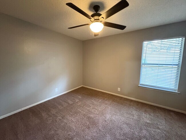 Building Photo - Beautiful Home in College Park!