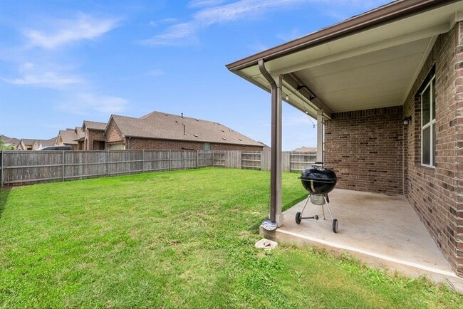 Building Photo - 13900 Mcarthur Dr